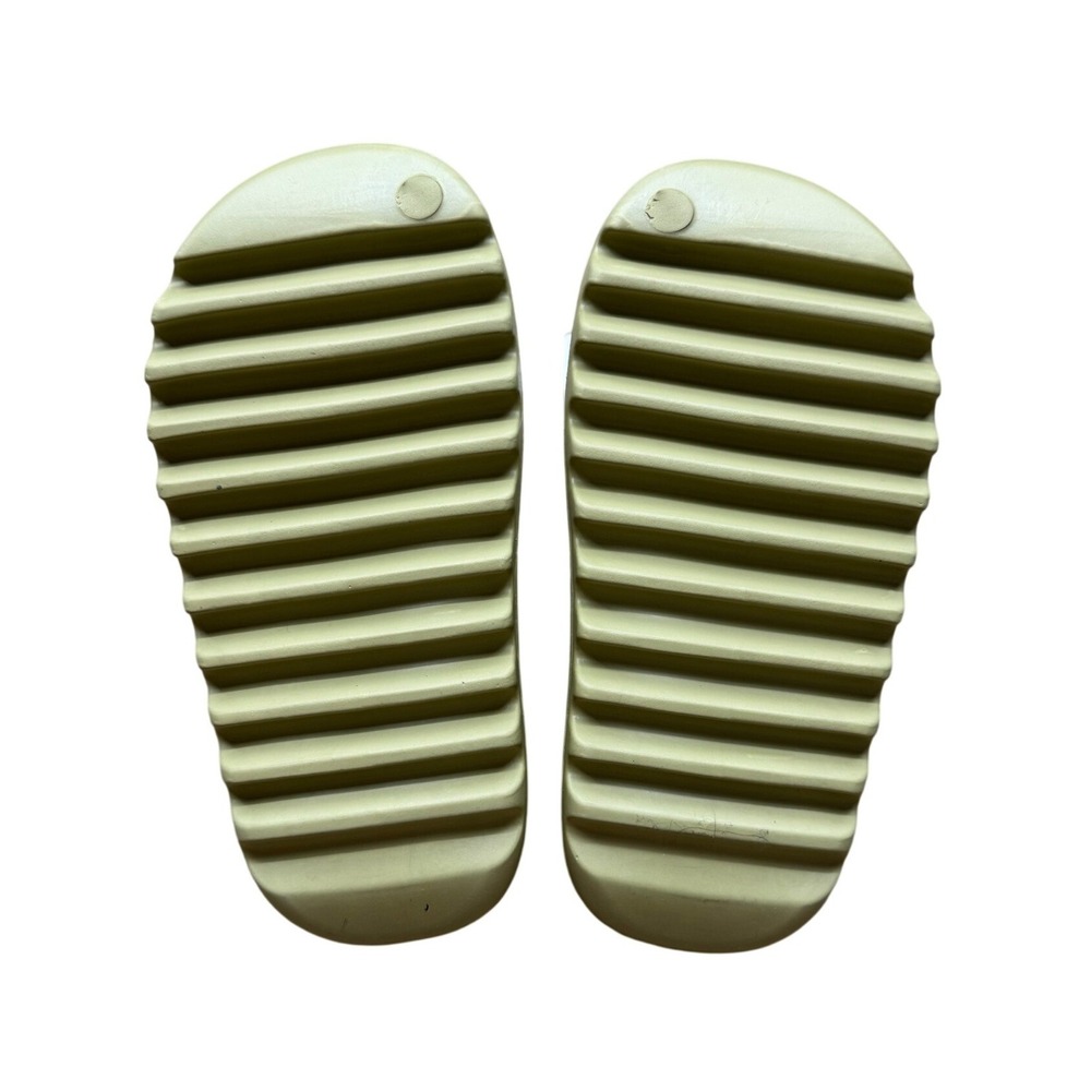 NWT Adidas Yeezy Slide Kids Size 3 Resin Green New FX0494 Foam Slip On Sandal - Picture 4 of 5